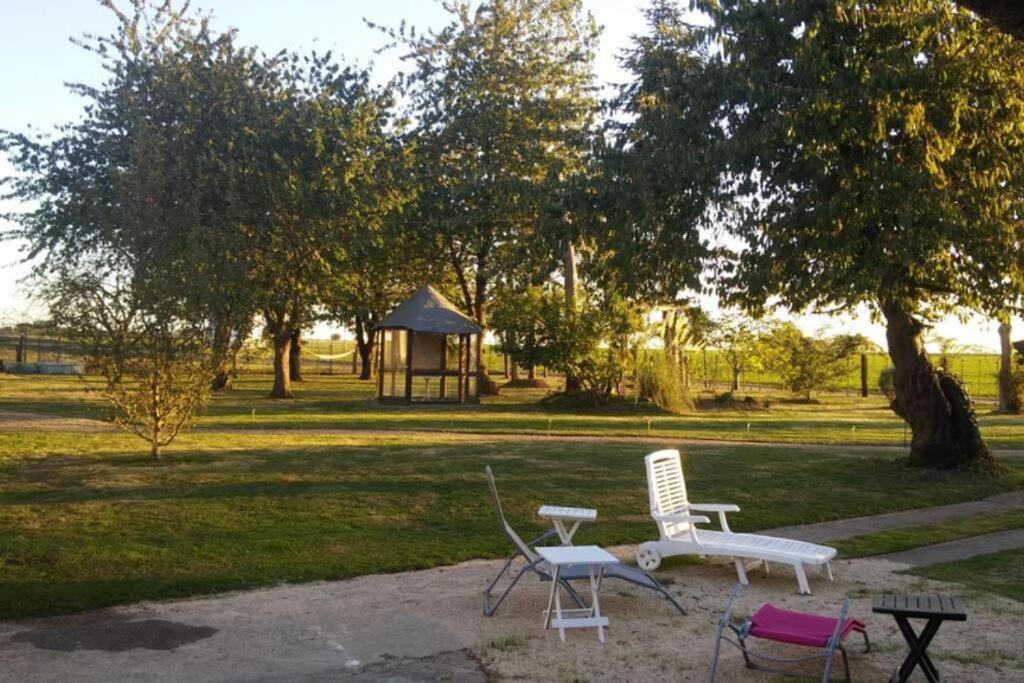 La Tourelle De La Chaumiere Apartment Goupil-Othon Екстериор снимка